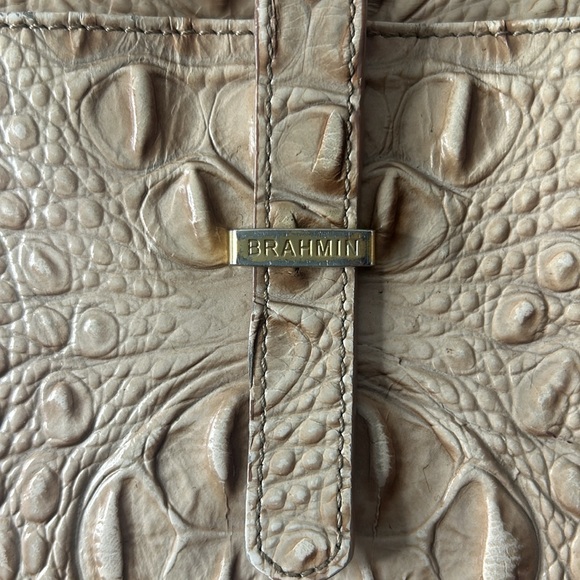 BRAHMIN Crème Crossbody Bag with Adjustable Strap - Picture 2 of 16